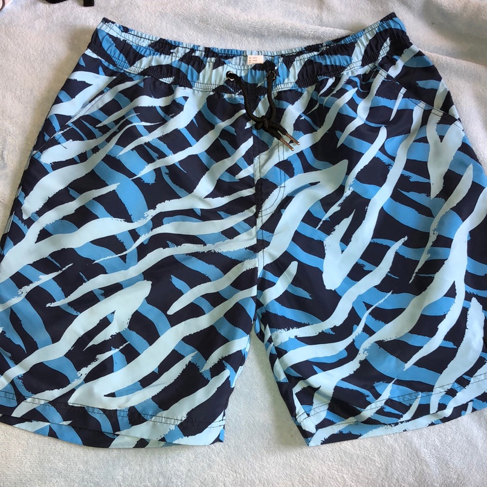 Li-Ning men’s swim shorts